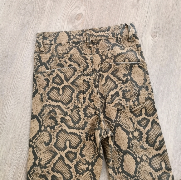 Zara snakeskin print high rise jeans - Picture 2 of 7